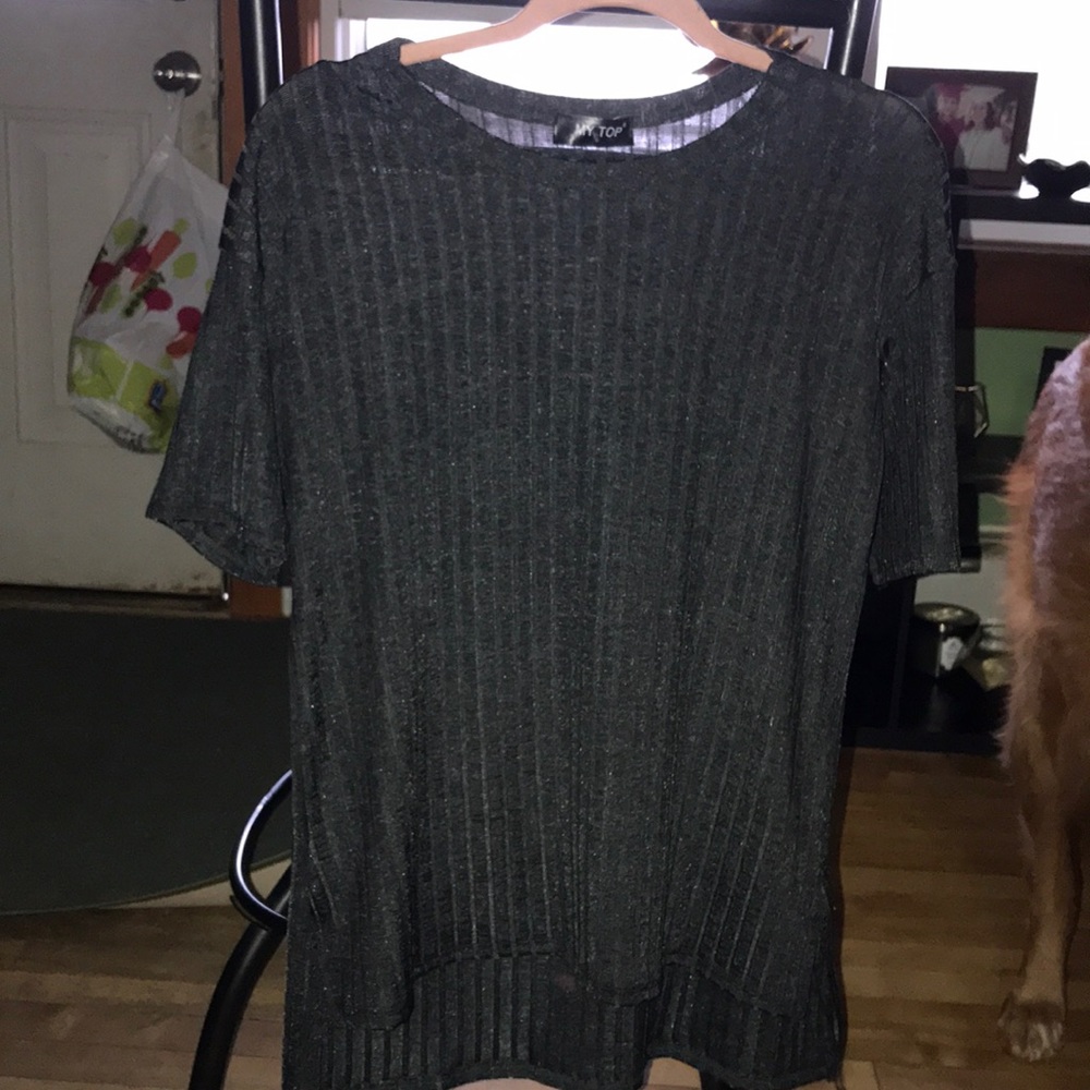 Grey top